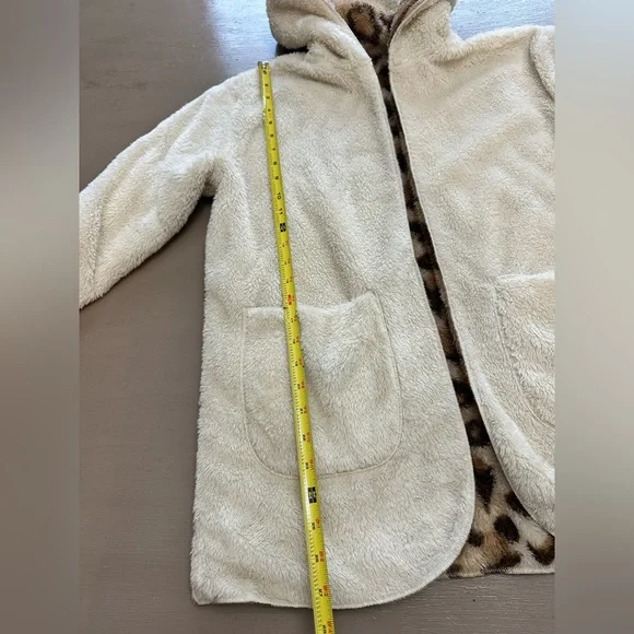 Altar’d State Reversible Faux Fur Hooded Jacket Small Leopard Print Cream Cozy - Picture 8 of 15